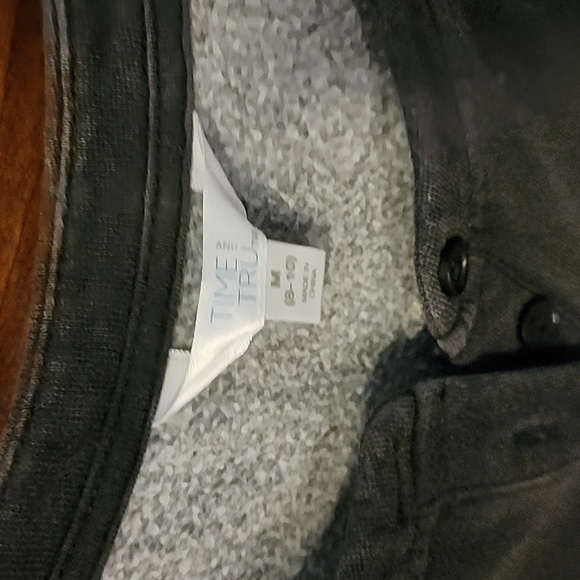 Time & Tru sweathirt - Picture 2 of 3